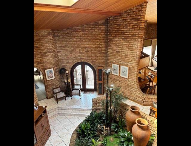 4 BEDROOM HOUSE FOR SALE IN VANDERBIJLPARK SE 3